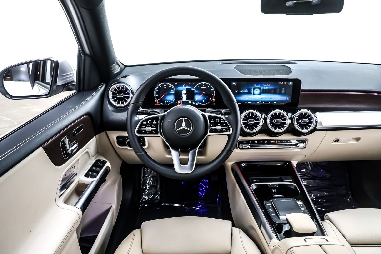 Used 2022 Iridium Silver Metallic Mercedes-Benz GLB 250 SUV image 6