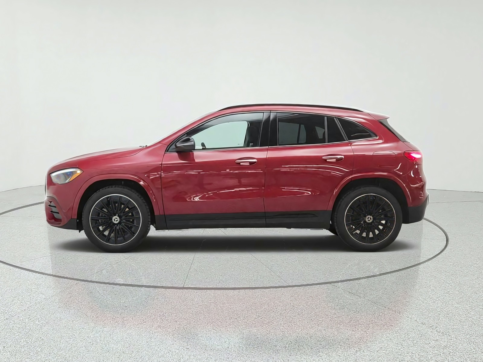 New 2026 MANUFAKTUR Patagonia Red Metallic Mercedes-Benz GLA 250 SUV image 8