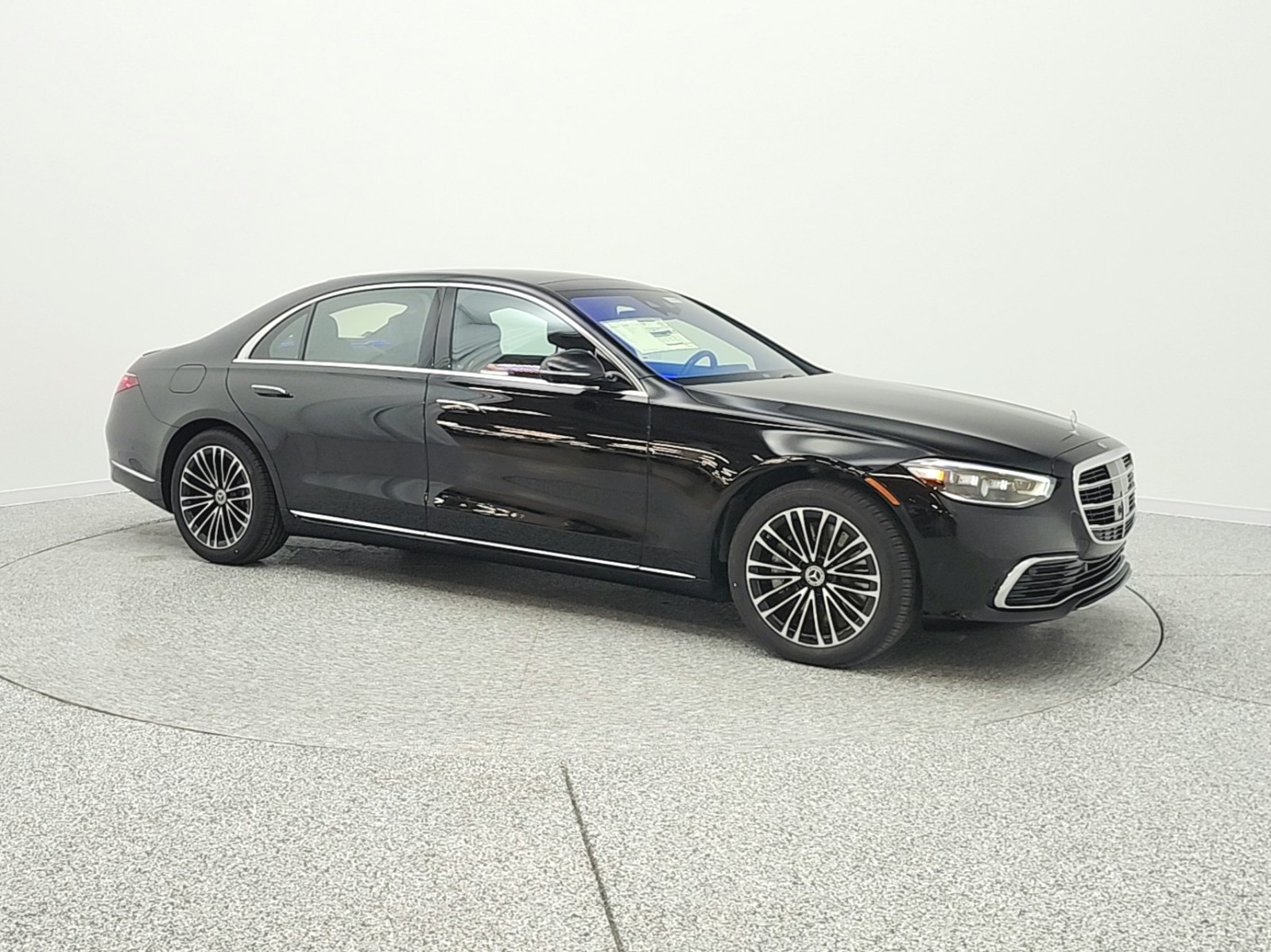 New 2026 Obsidian Black Metallic Mercedes-Benz S 580 image 3