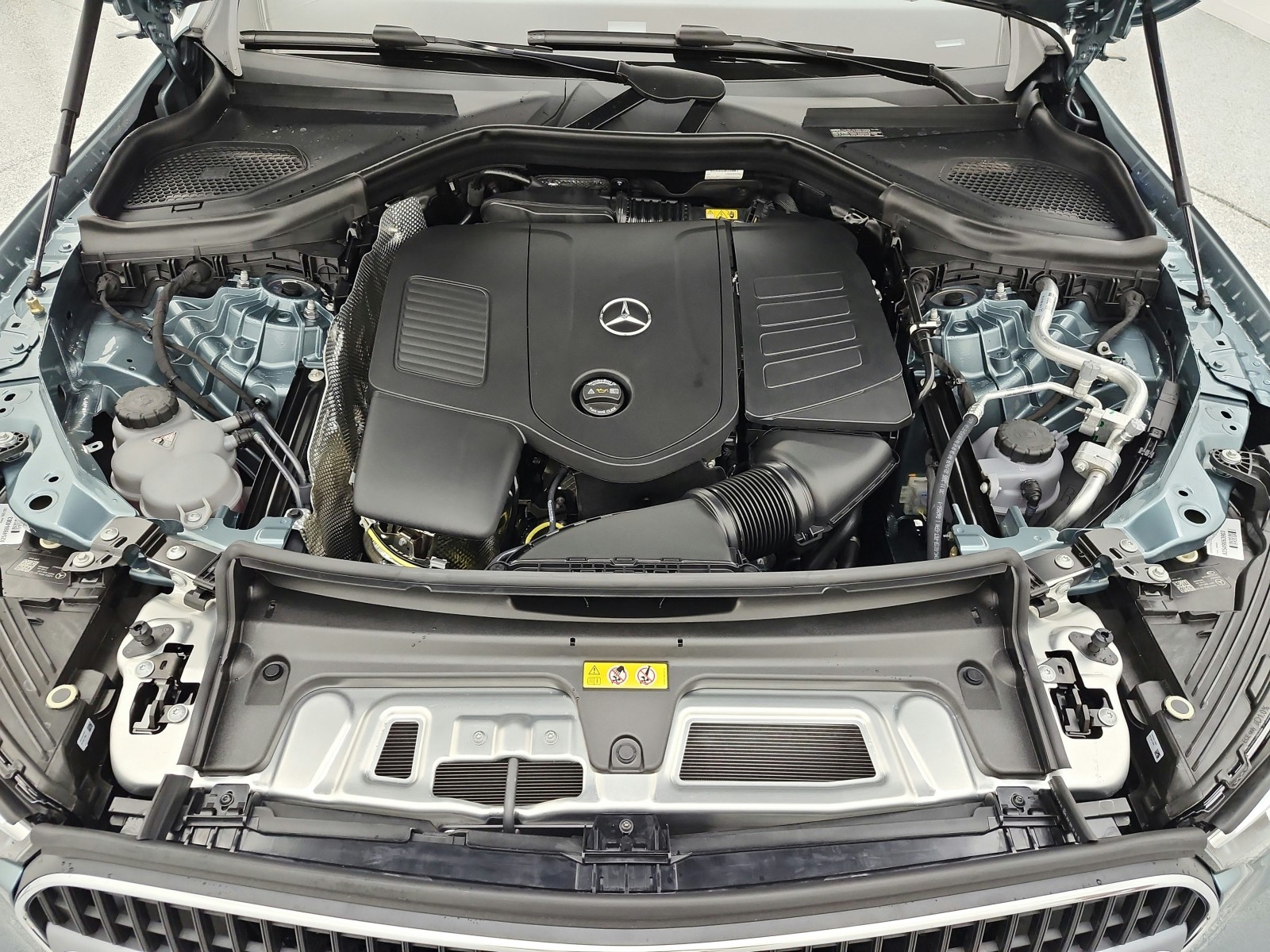 New 2026 Verde Silver Metallic Mercedes-Benz GLC 300 image 12