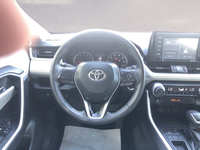 2021 Toyota RAV4 XLE Premium 12