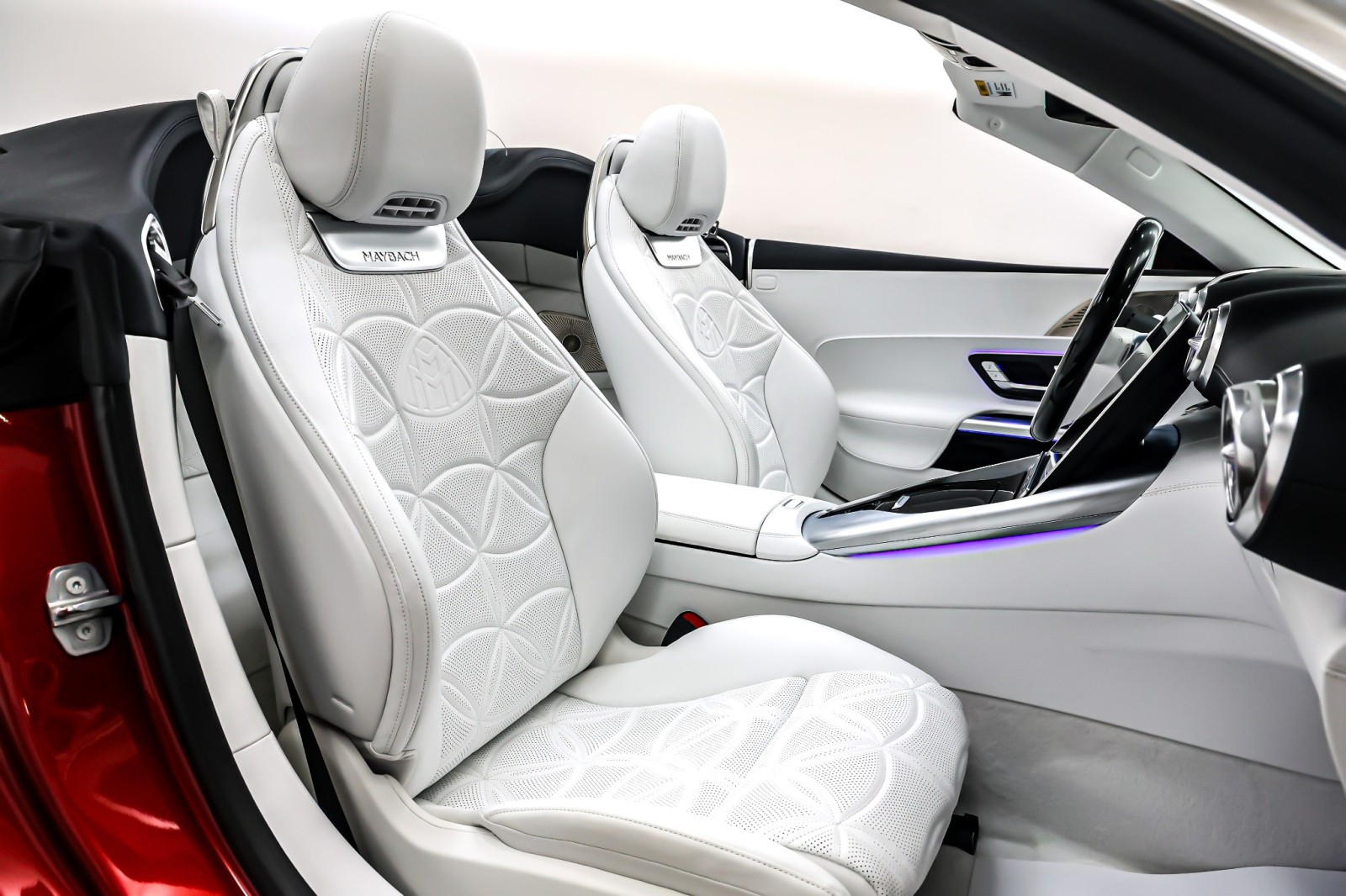 New 2026 MANUFAKTUR Garnet Red Metallic (Red Ambiance) Mercedes-Benz Maybach SL 680 Monogram Series image 8