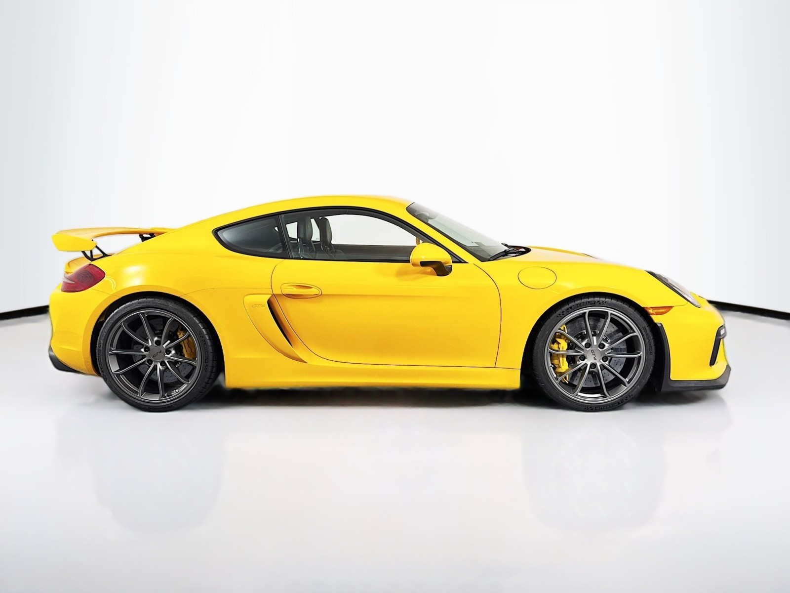 2016 Porsche Cayman GT4 17