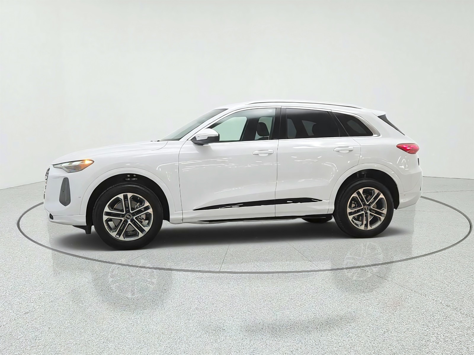 Used 2025 Glacier White Metallic Audi Premium image 8