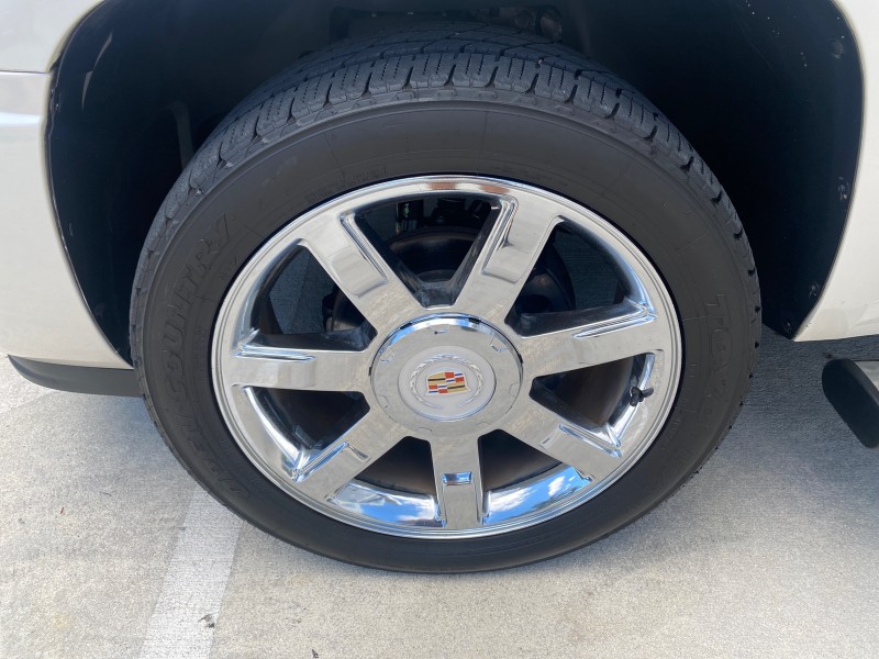 2013 Cadillac Escalade Luxury 1 OWNER LOW MILES 70,251 in ,