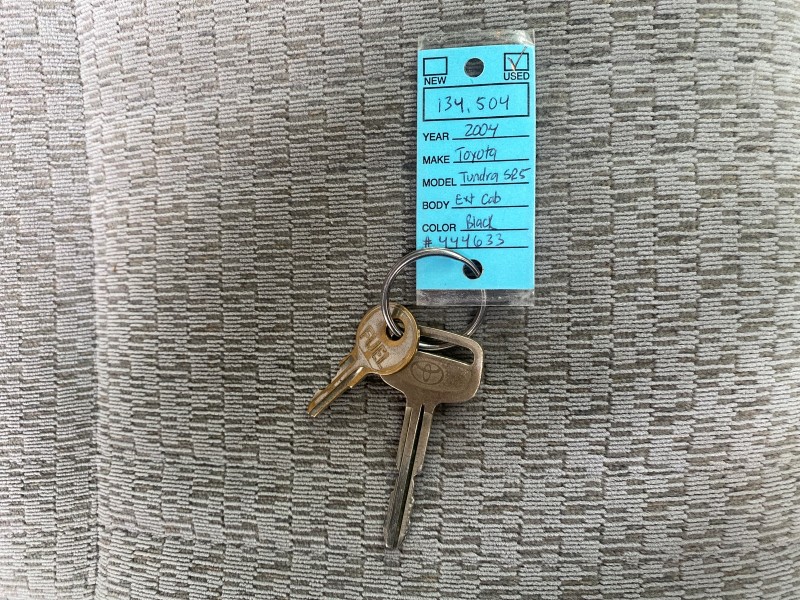 2004 Toyota Tundra SR5 1 OWNER 4WD XTRA CAB STEP SIDE in , 