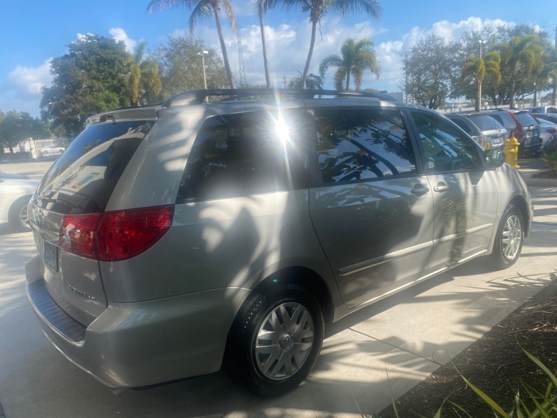 2010 Toyota Sienna LE LOW MILES 41,871 1 OWNER 7 PASSENGER in , 