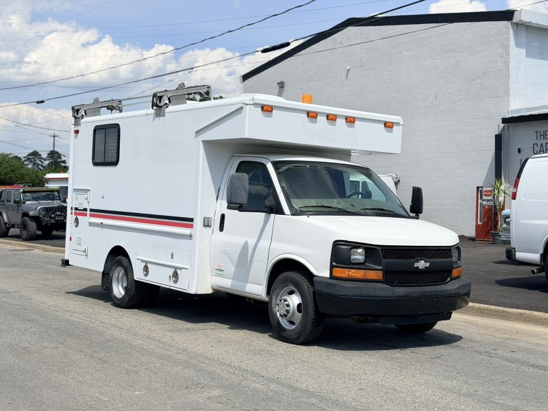 2009 Chevrolet  3500  12'  Mobile Office w 7K Onan Gen & Ladder Racks in , 