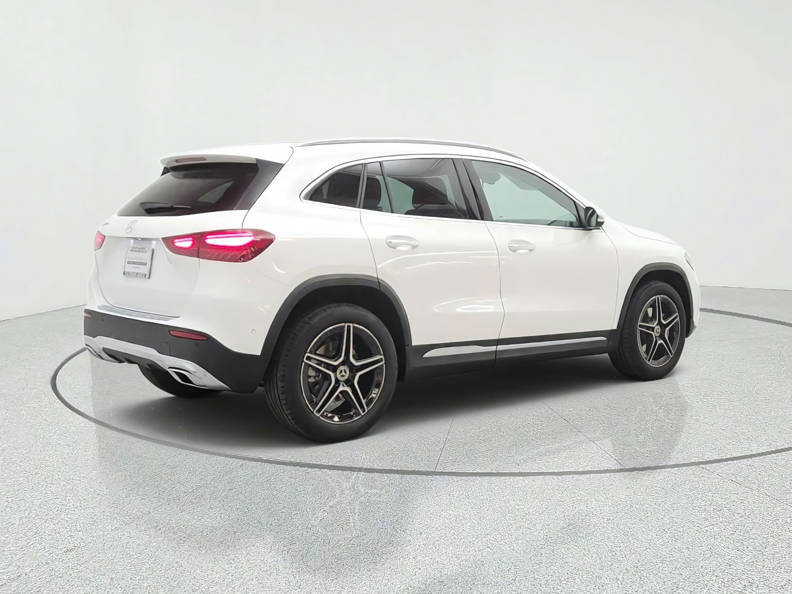 New 2026 Polar White Mercedes-Benz GLA 250 SUV image 5