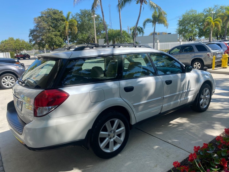 2009 Subaru Outback Special Edition LOW MILES 68,114 in ,