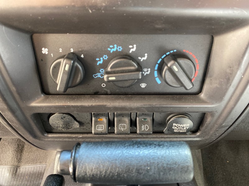 2000 Jeep Cherokee Sport 1 OWNER 4X4 AC 4.0 6YL in , 