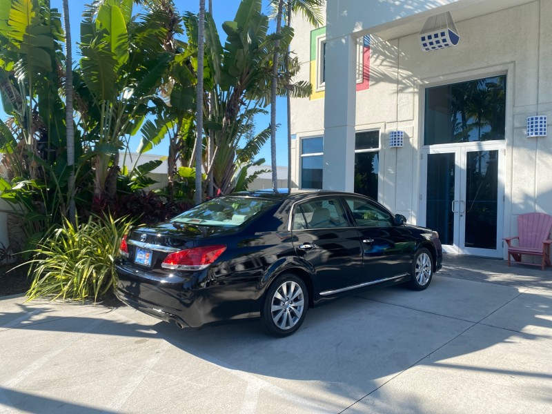 2011 Toyota Avalon Limited LOW MILES 80,879 in ,