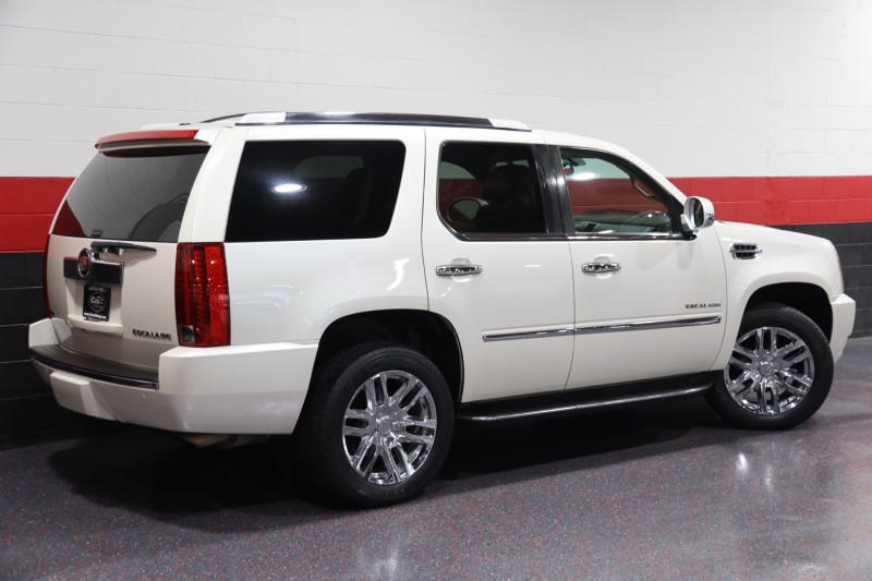 2011 Cadillac Escalade AWD 4dr Suv in , 