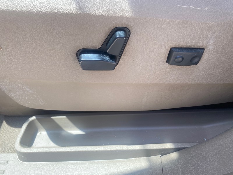 2012 Chrysler Town & Country 1 OWNER LOW MILES 58.411 in , 