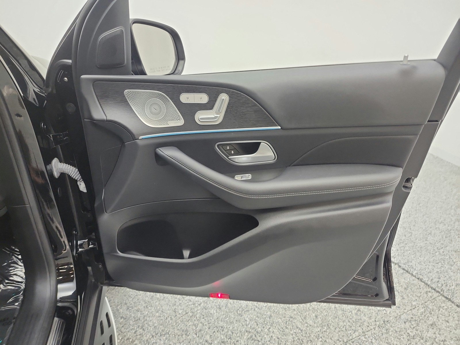 Certified Used 2022 Black Mercedes-Benz GLE 450 4MATIC® SUV image 24