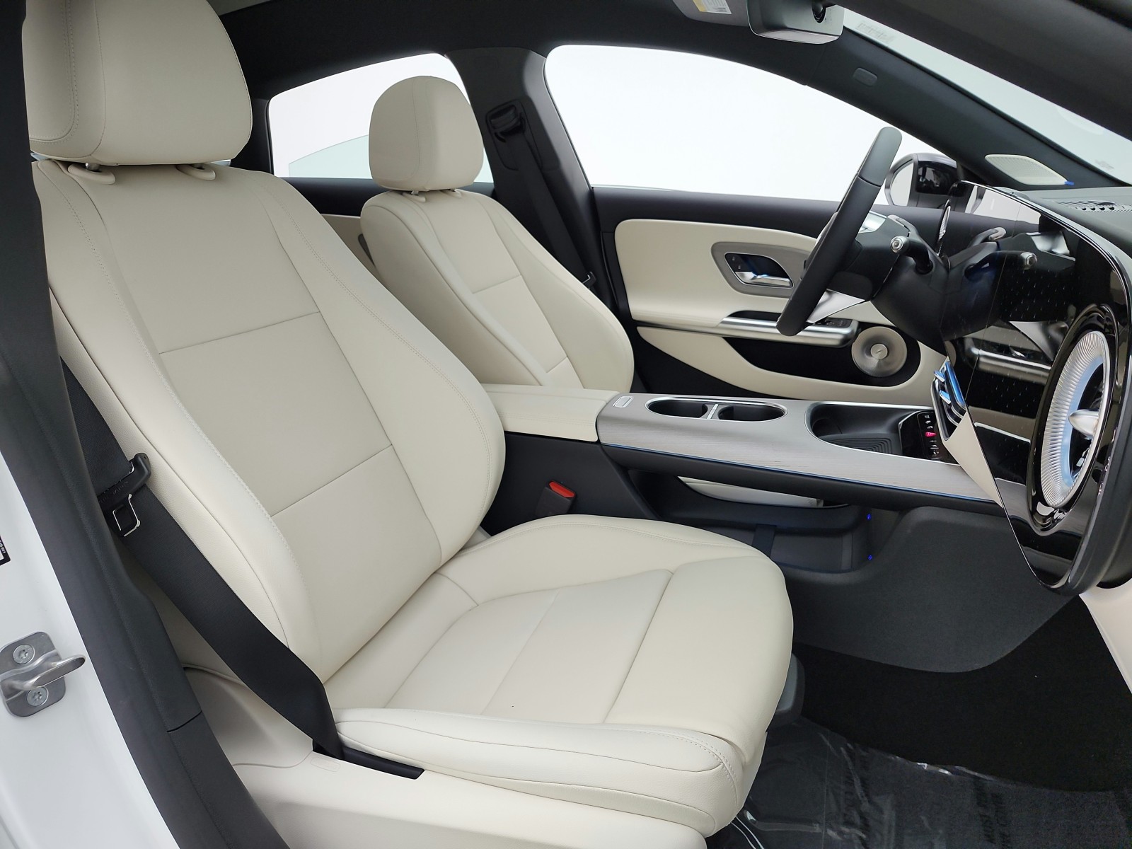 New 2027 Polar White Mercedes-Benz CLA 220 Hybrid FWD image 14