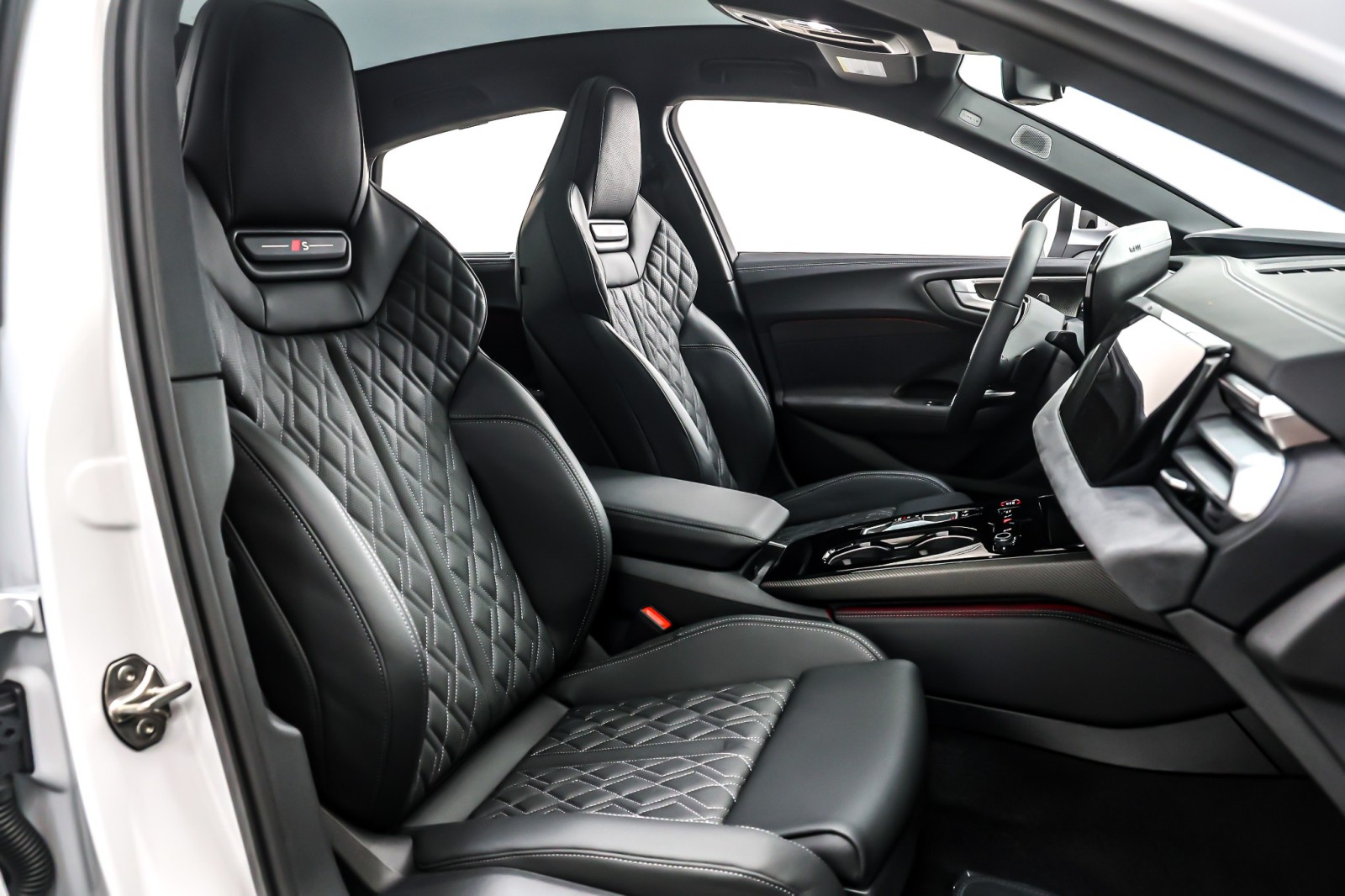 New 2025 Glacier White Metallic Audi Premium Plus 3.0 TFSI quattro image 7