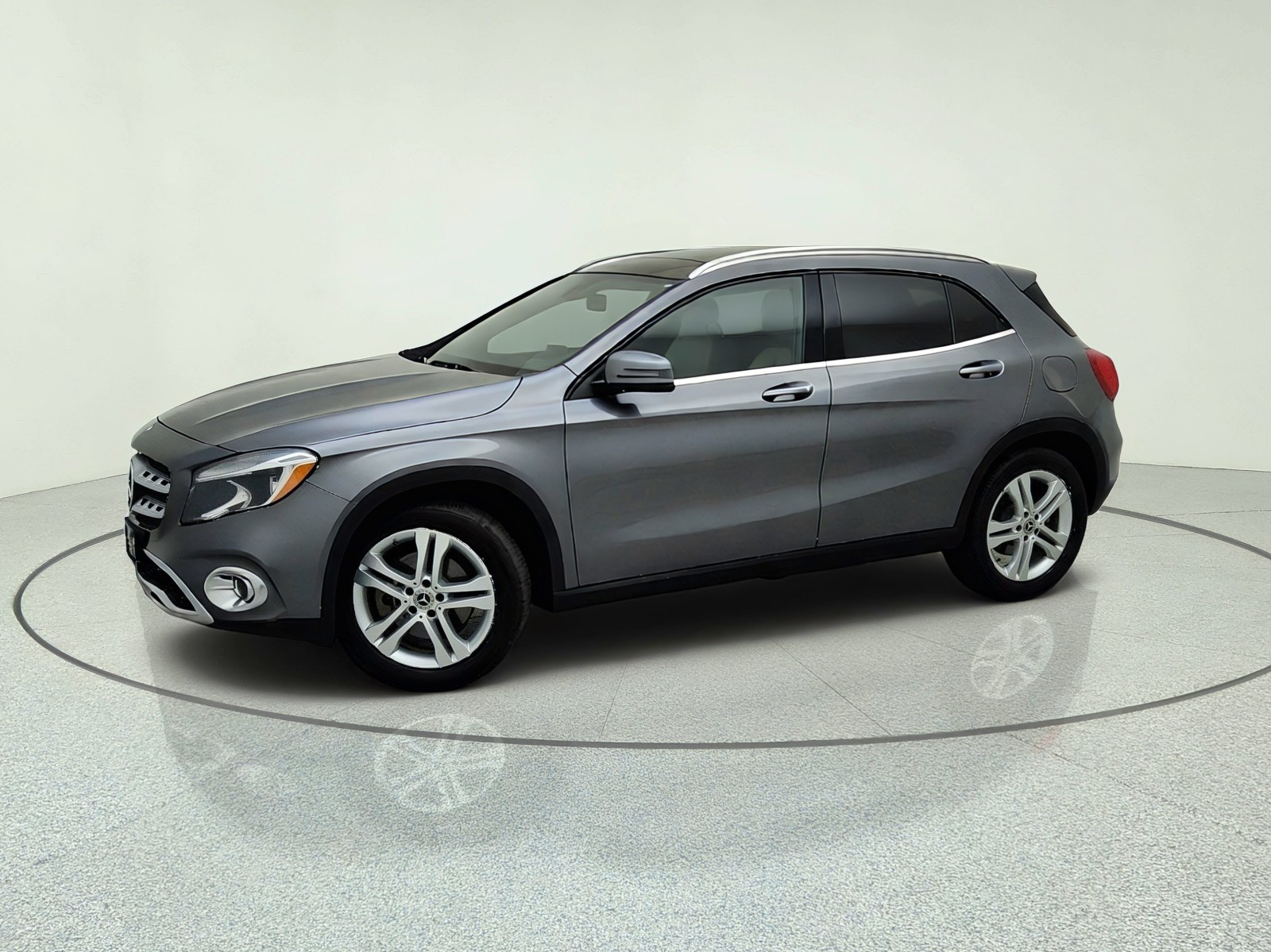 Used 2018 Mountain Grey Metallic Mercedes-Benz GLA 250 image 15