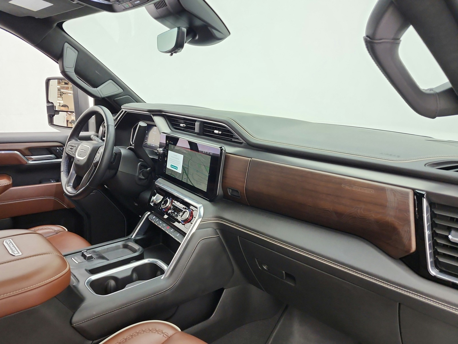 Used 2024 White Frost Tricoat GMC 4WD Crew Cab 159 Denali Ultimate image 20