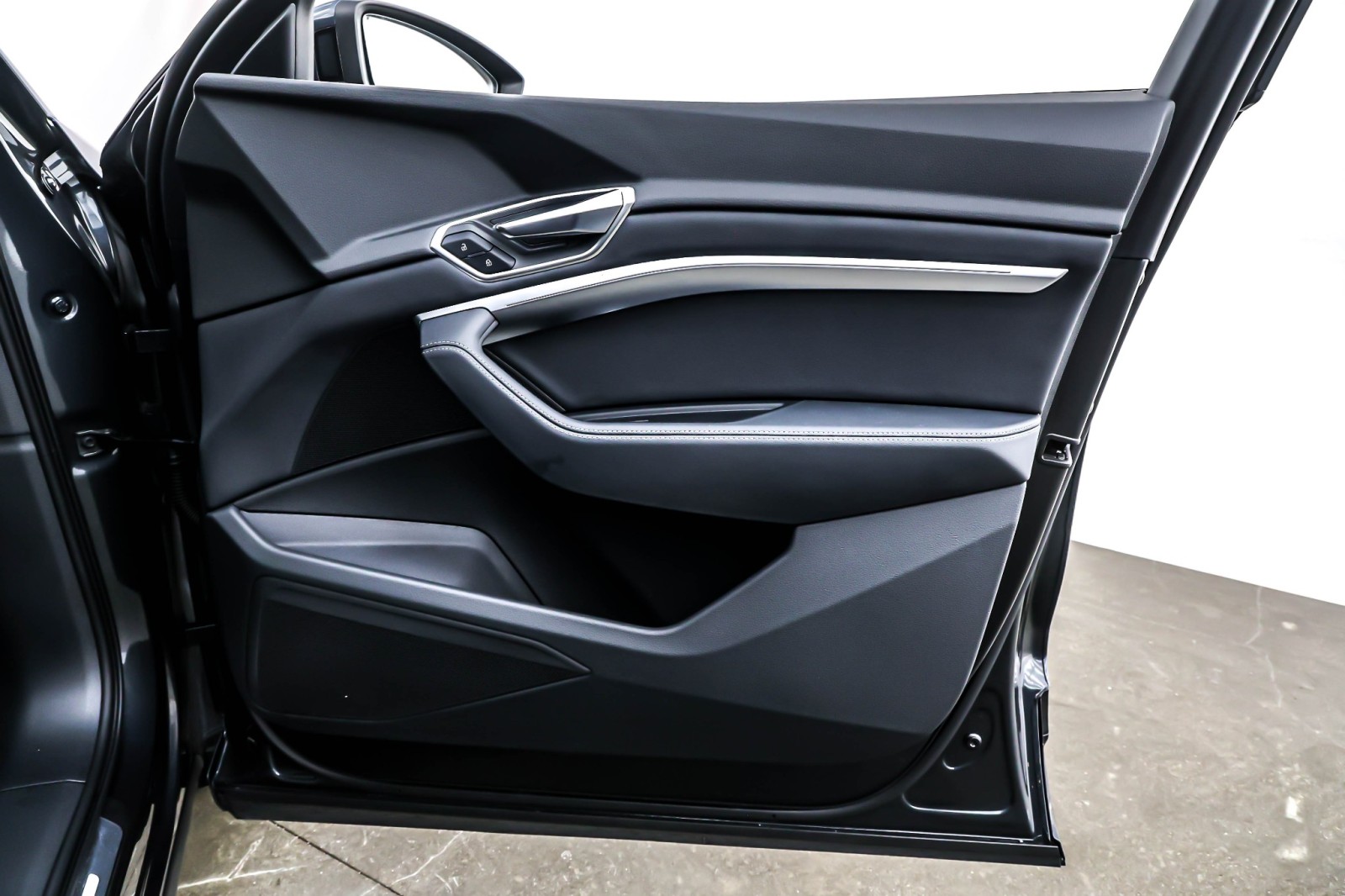 Used 2024 Manhattan Gray Metallic Audi Premium quattro image 24