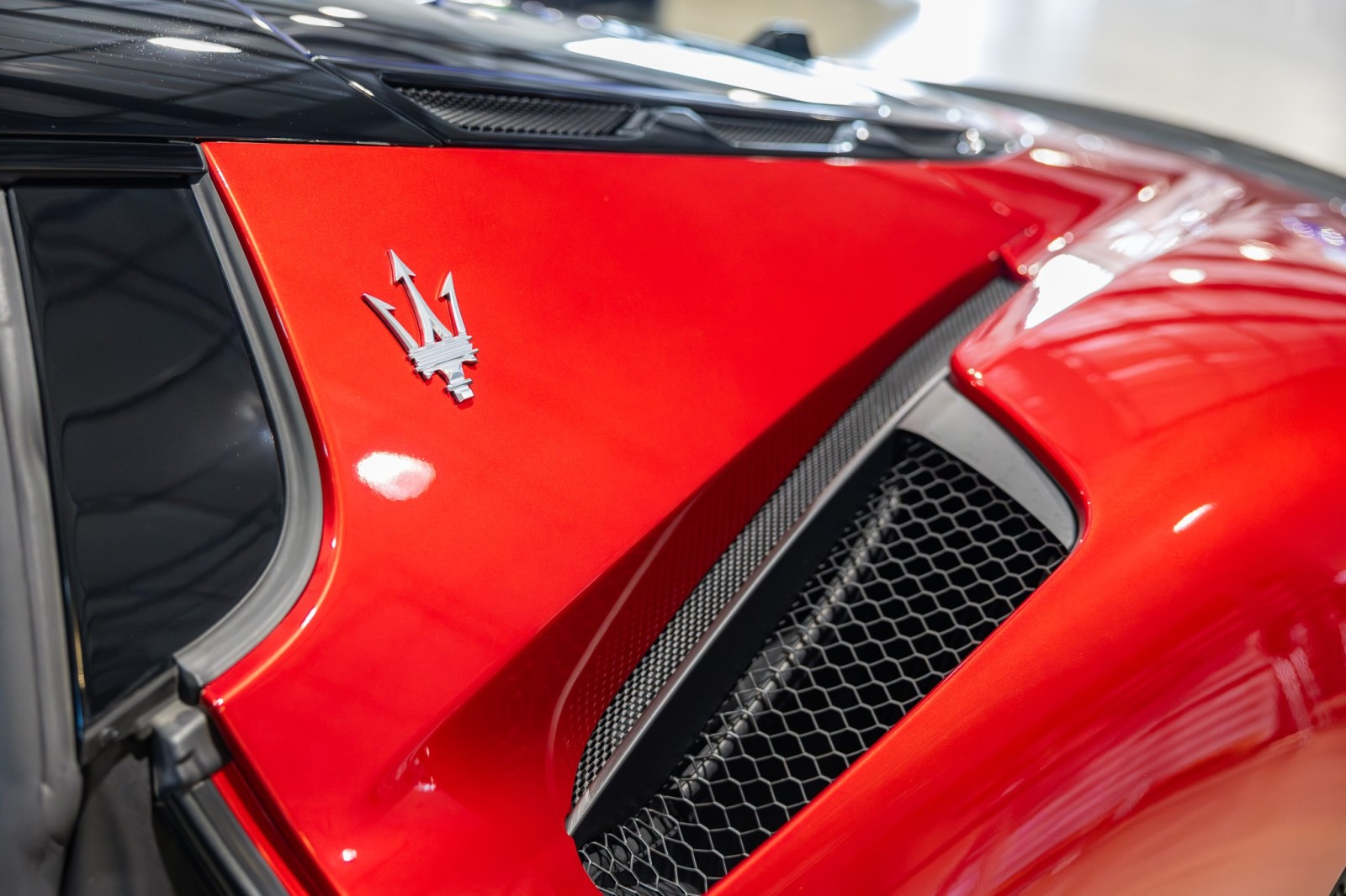 Used Car 2023 Maserati Mc20  - $286,345 Msrp - Carbon Ceramic Brakes - $10k Rosso Vincente Paint - Carbon Fiber Spoiler For Sale Under $200,000 In Boerne, Texas