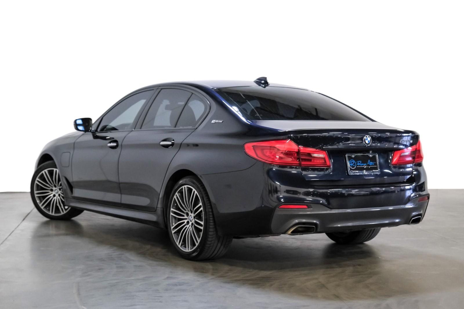 2018 BMW 5 Series 530e iPerformance MSport 8