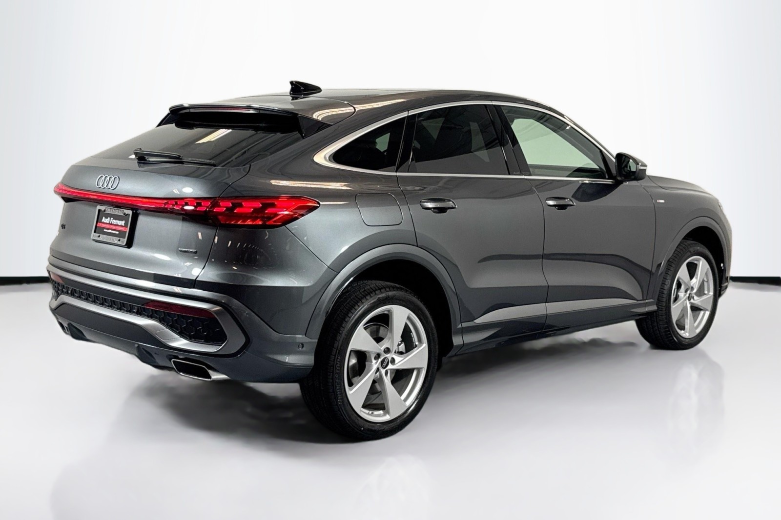 New 2025 Daytona Gray Pearl Effect Audi Premium Plus 2.0 TFSI quattro image 5