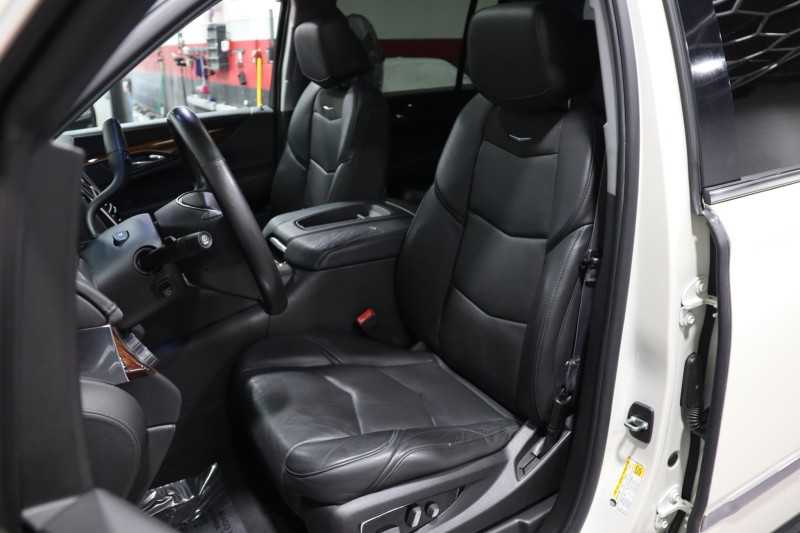 2015 Cadillac Escalade ESV Luxury 4WD 4dr SUV in , 