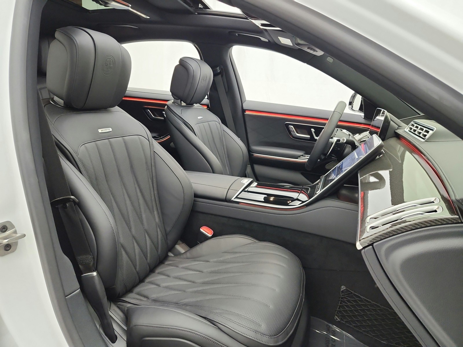 Certified Used 2025 MANUFAKTUR Moonlight White Metallic Mercedes-Benz AMG® S 63 E 4MATIC Sedan image 27