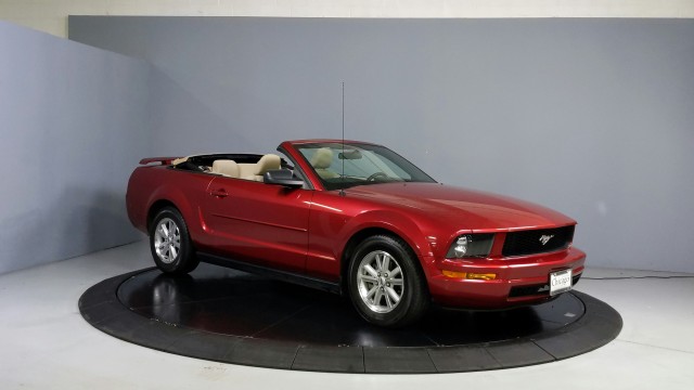 2006 Ford Mustang Deluxe 1