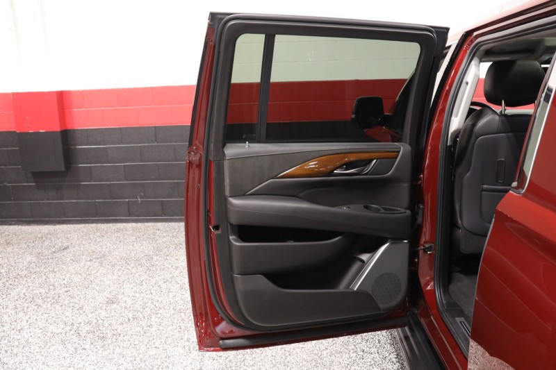 2020 Cadillac Escalade ESV 4dr Suv in , 