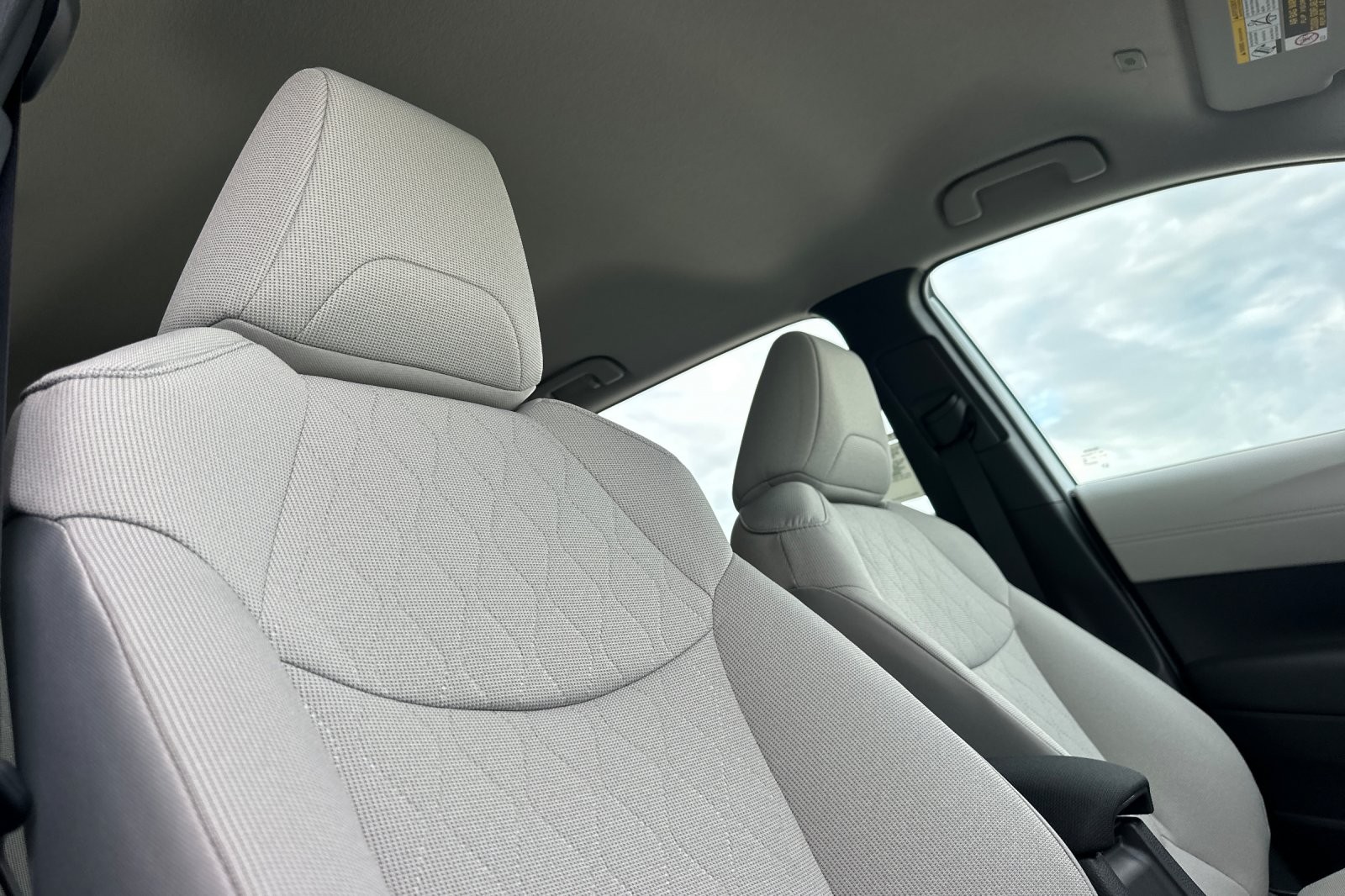 2026 Toyota Corolla Cross L photo 16