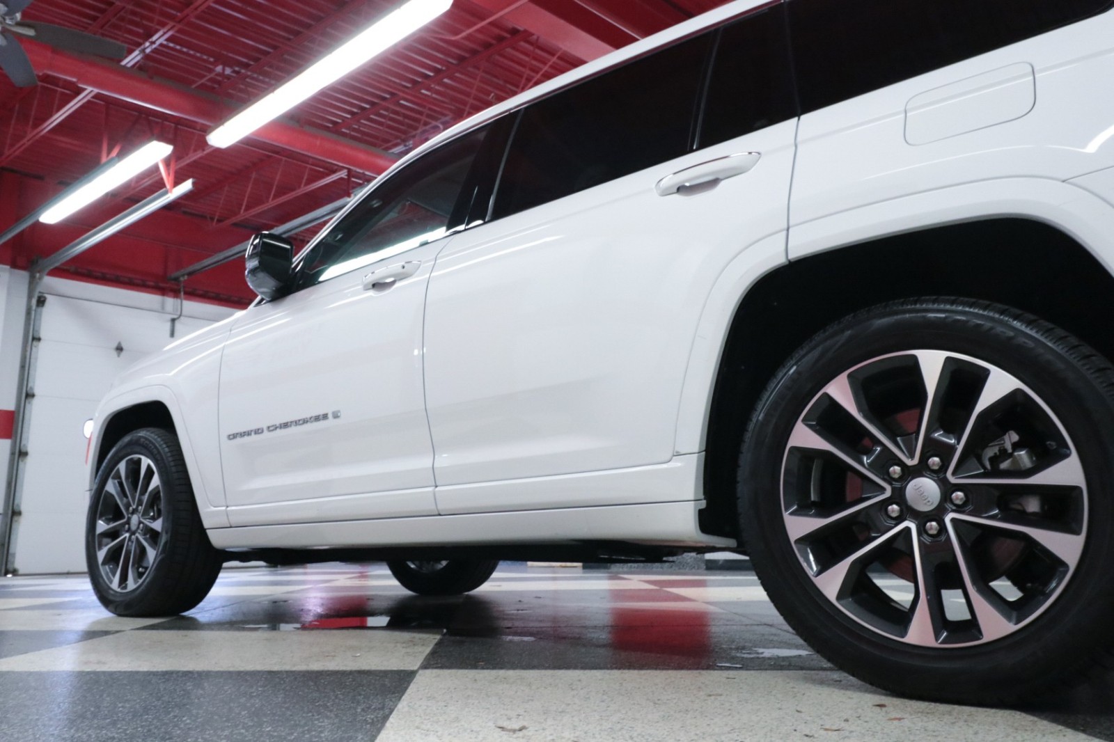 Used Car 2021 Jeep Grand Cherokee L  Overland For Sale Under $30,000 In Austin, Texas