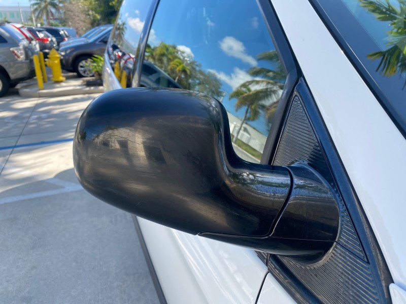 2006 Dodge Caravan SXT LOW MILES 28,367 1 OWNER HANDICAP LIFT in , 