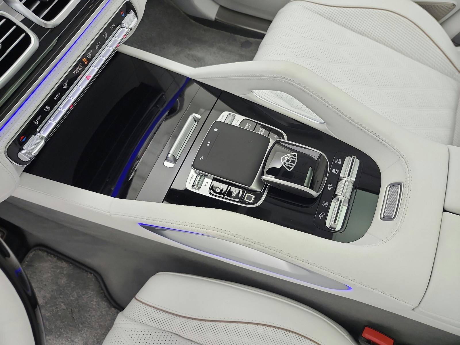New 2026 MANUFAKTUR Signature Silicon Grey Mercedes-Benz Maybach GLS 600 4MATIC® SUV image 17