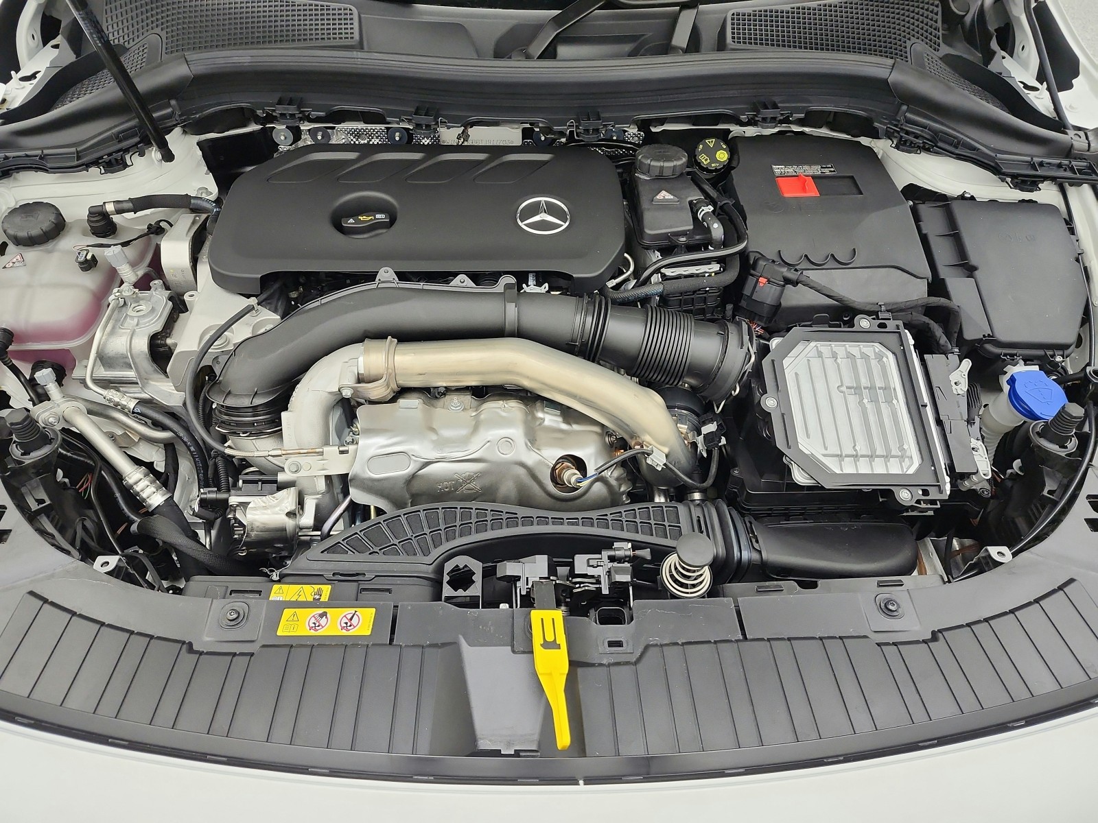 New 2026 Polar White Mercedes-Benz GLA 250 SUV image 12