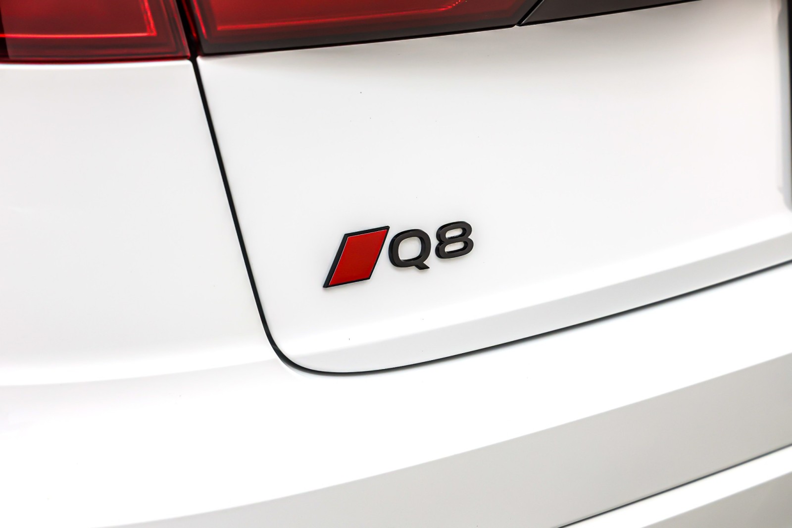 Used 2024 Glacier White Metallic Audi Premium Plus 55 TFSI quattro image 10