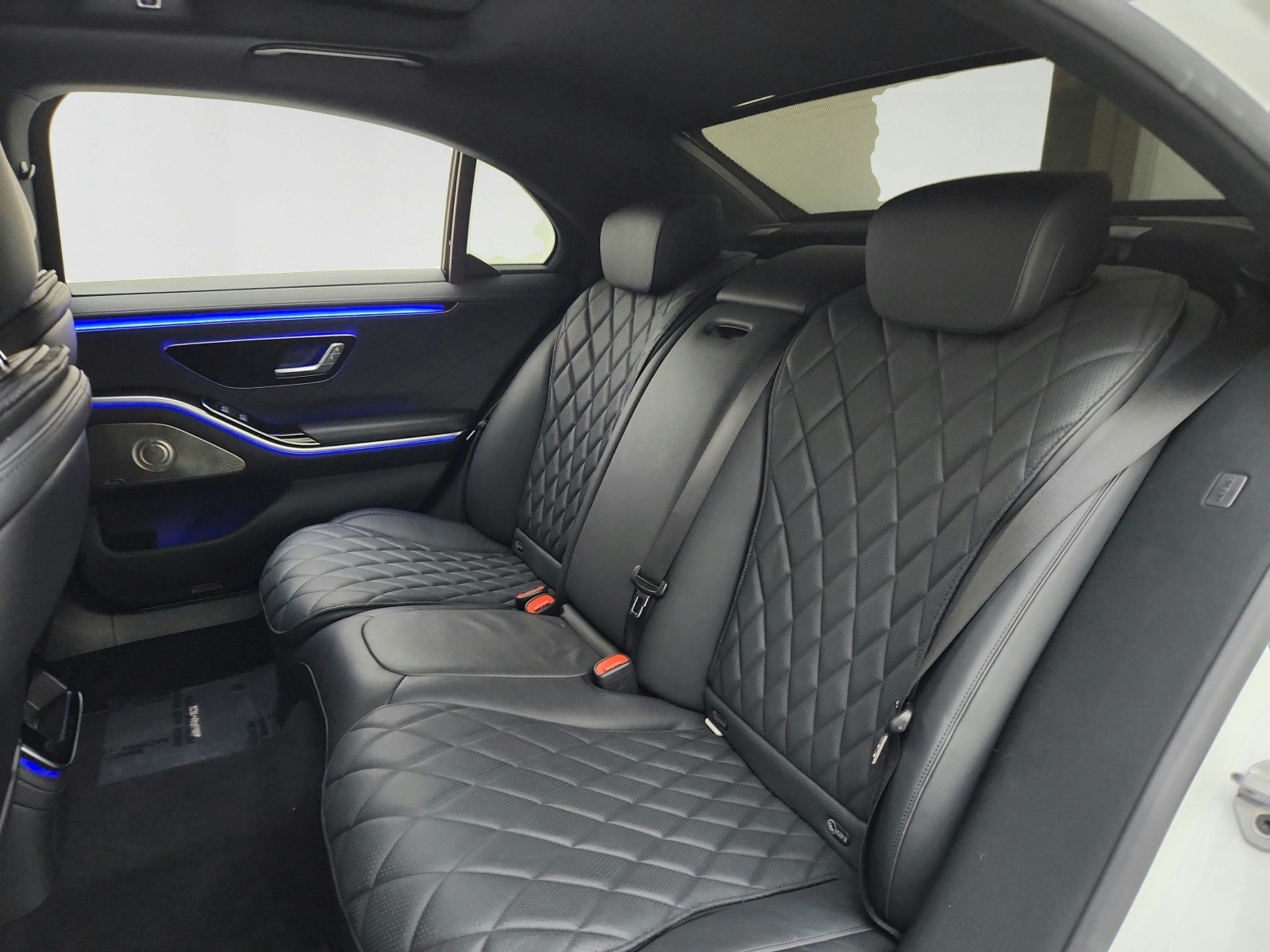 Used 2023 MANUFAKTUR Diamond White Mercedes-Benz S 500 image 27