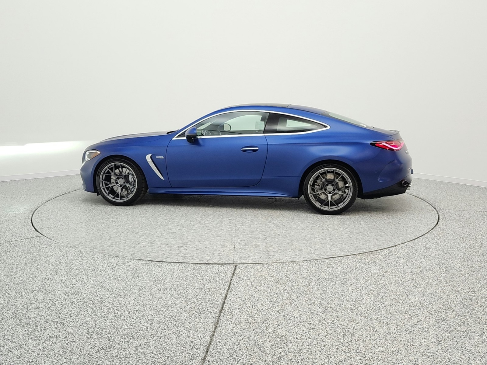 New 2026 MANUFAKTUR Starling Blue Magno Mercedes-Benz AMG® CLE 53 image 8