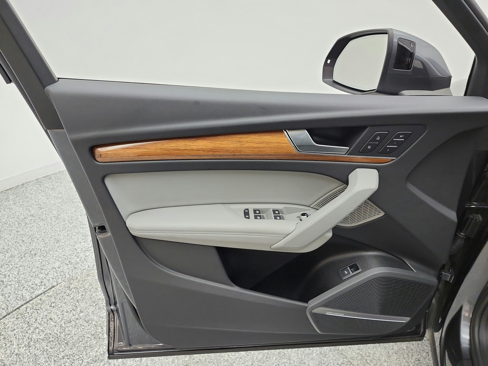 Used 2023 Daytona Gray Pearl Effect Audi S line Premium Plus image 14