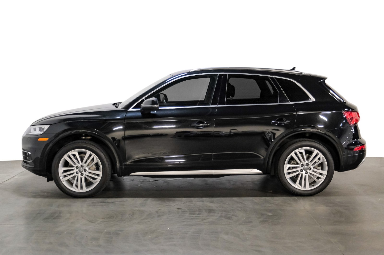 2019 Audi Q5 Prestige Panoramic Sunroof Bang & Olufsen Sound System All Wheel 9