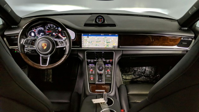 2018 Porsche Panamera 4S Executive 23