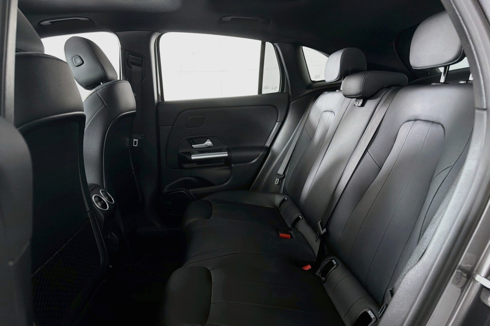 Certified Used 2026 Mountain Grey Metallic Mercedes-Benz GLA 250 image 8