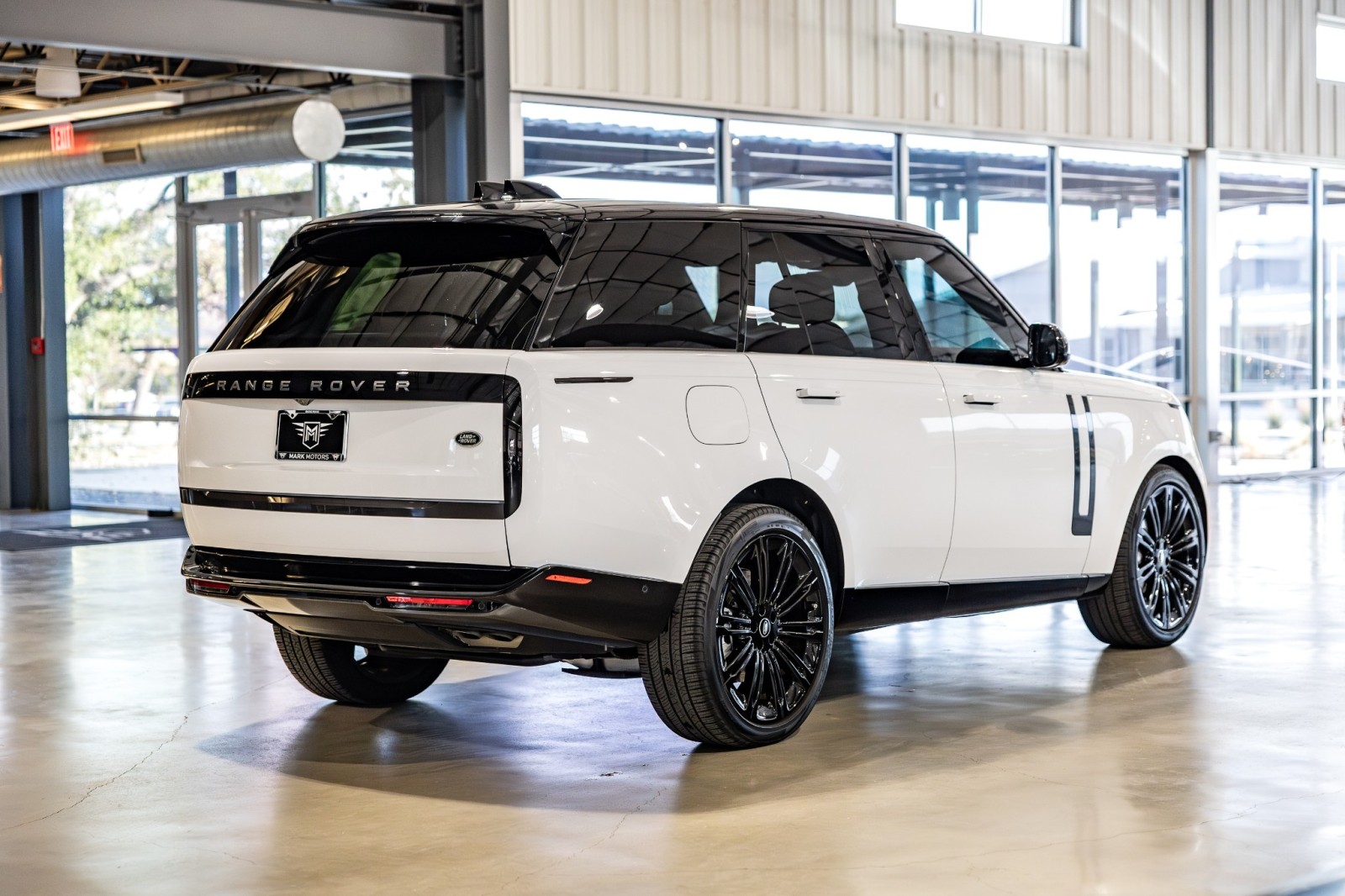 Used Car 2023 Land Rover Range Rover  Se - $140,310 Msrp - 23 Inch Wheels - Black Contrast Roof - One Owner For Sale Under $120,000 In Boerne, Texas