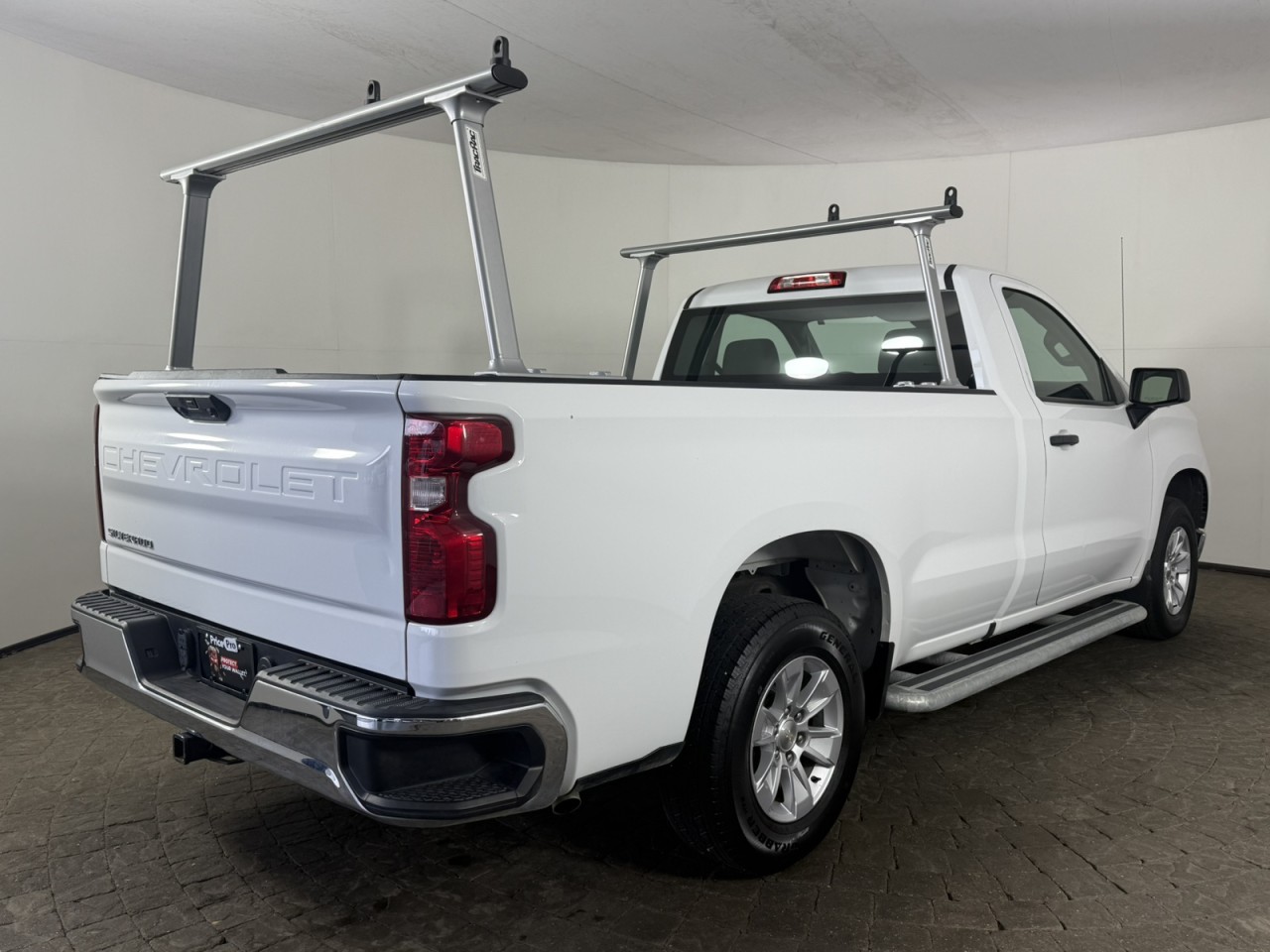View vehicle photo 7