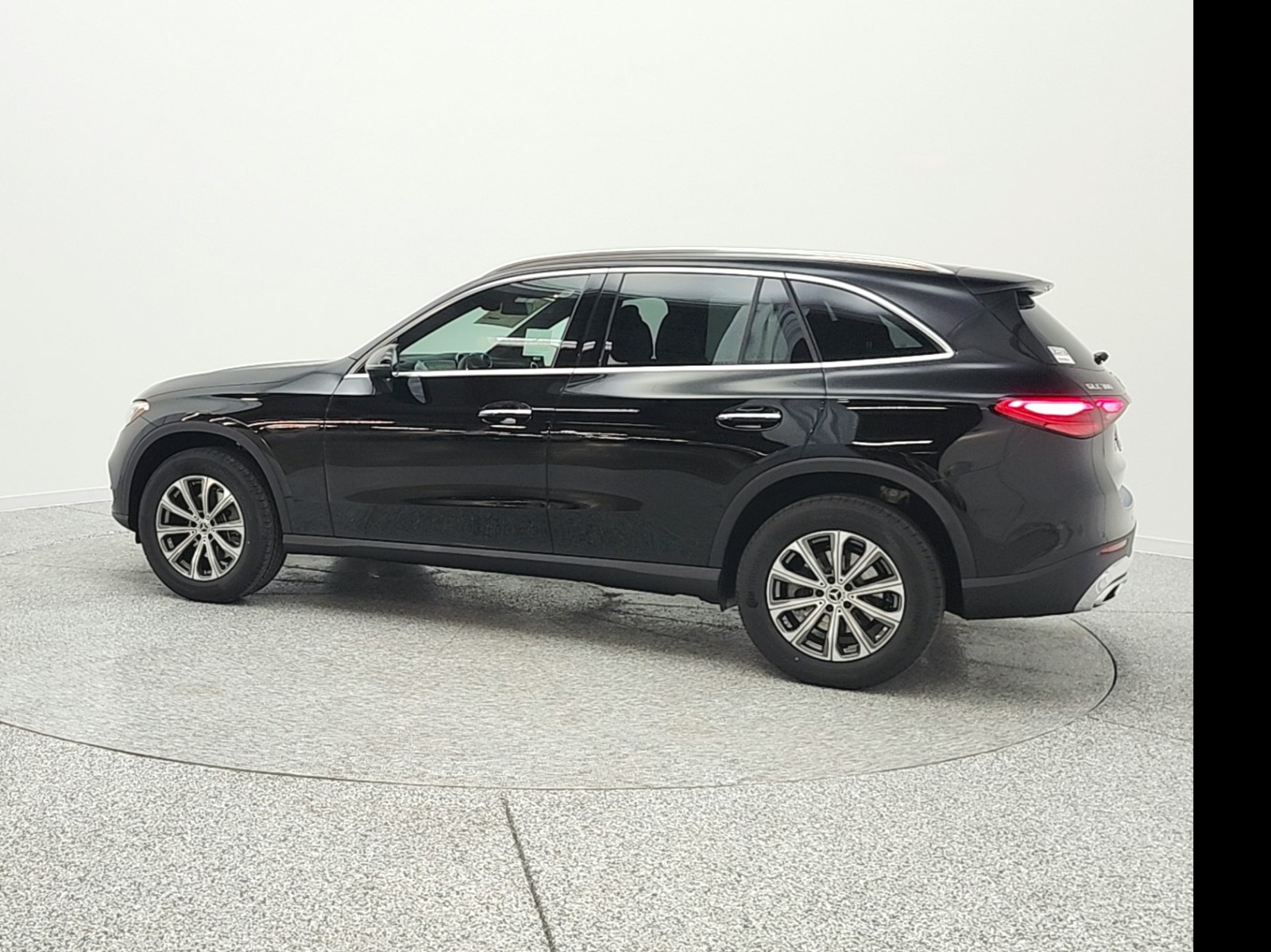 New 2026 Black Mercedes-Benz GLC 300 image 8