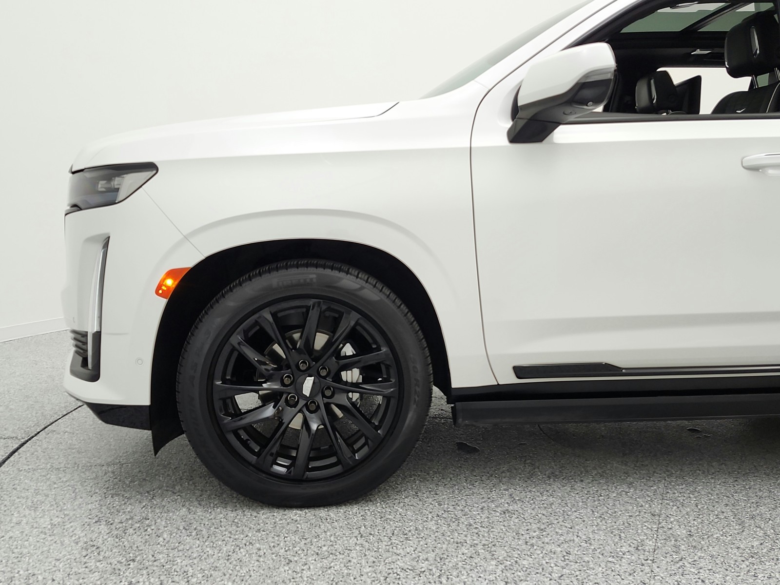 Used 2022 Crystal White Tricoat Cadillac 4WD 4dr Sport Platinum image 18