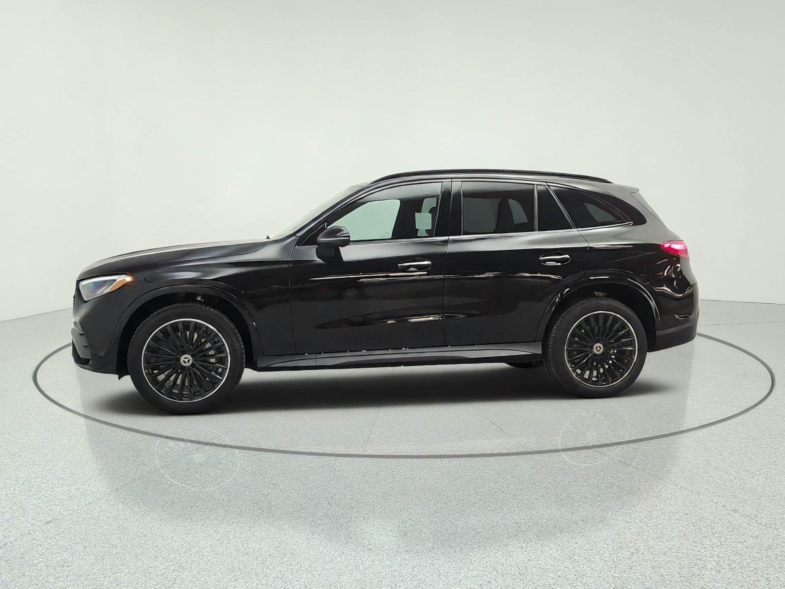 New 2027 Obsidian Black Metallic Mercedes-Benz GLC 300 SUV image 8