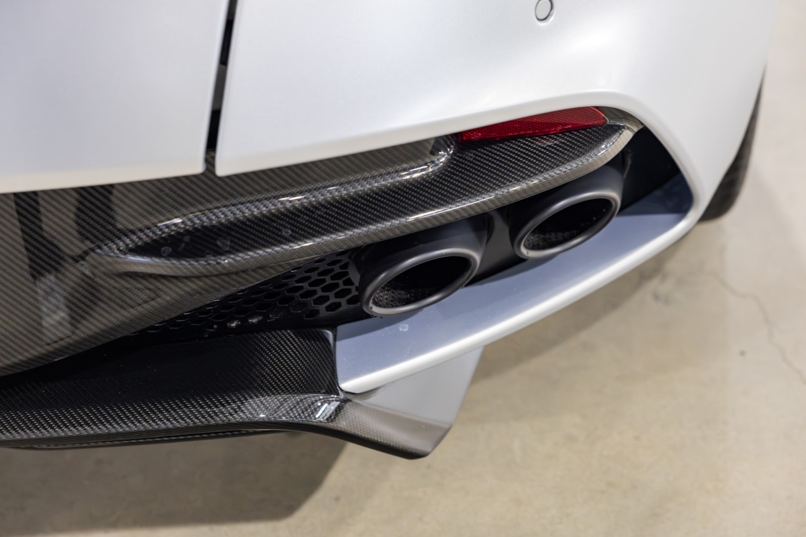 Used Car 2020 Aston Martin Dbs  Superleggera For Sale Under $200,000 In Boerne, Texas