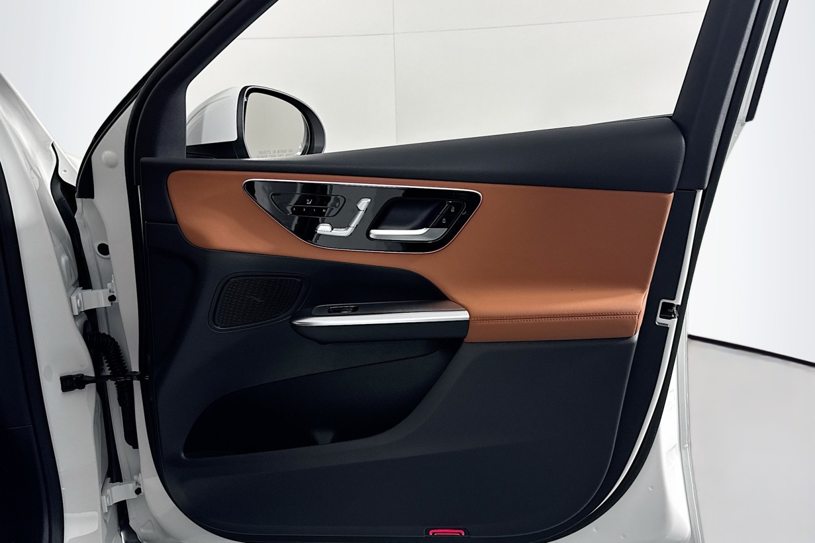 New 2026 Polar White Mercedes-Benz GLC 300 SUV image 22